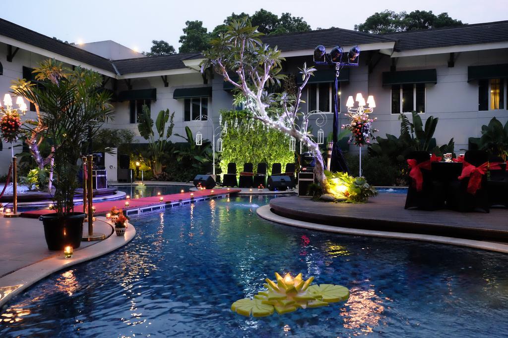 Patra Bandung Hotel Exterior photo