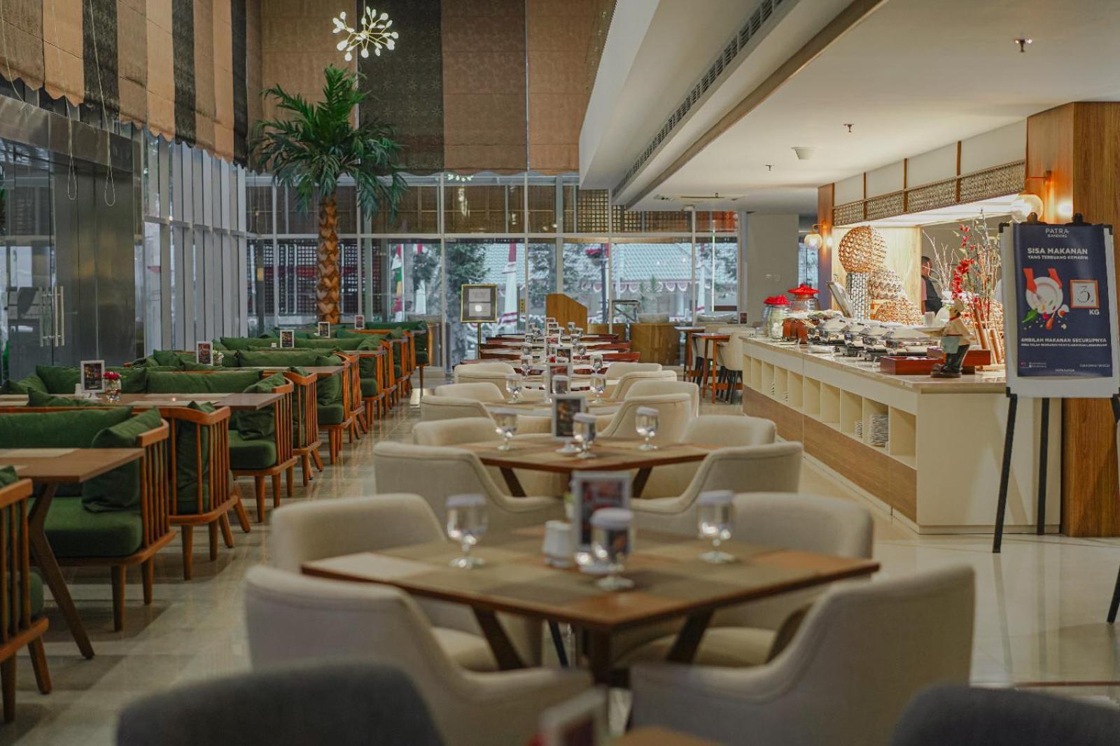 Patra Bandung Hotel Exterior photo