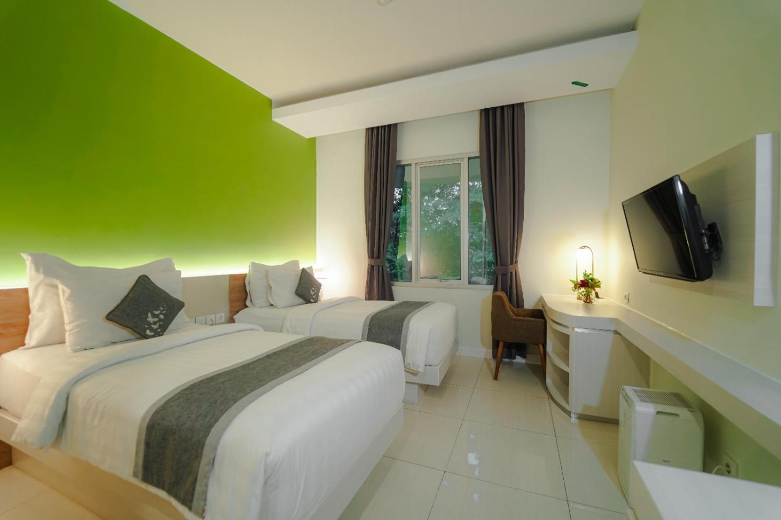Patra Bandung Hotel Exterior photo