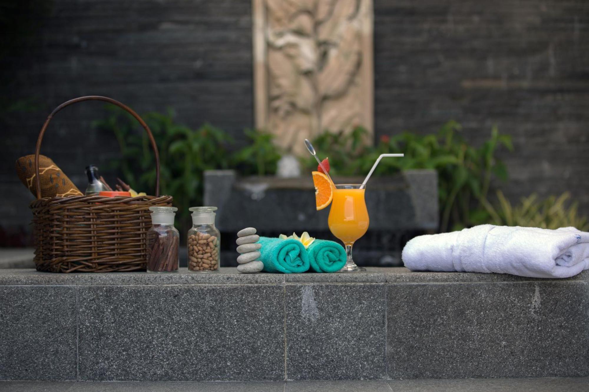 Patra Bandung Hotel Exterior photo