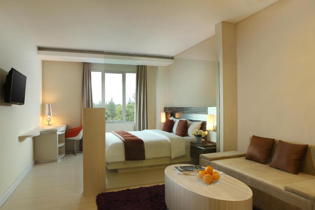 Patra Bandung Hotel Exterior photo