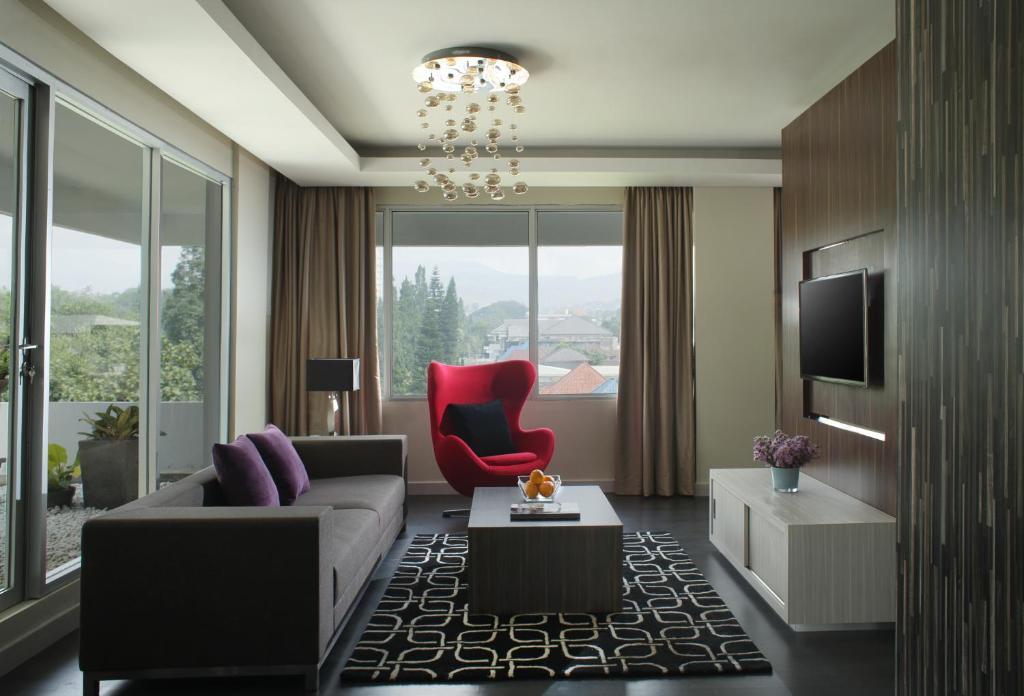 Patra Bandung Hotel Exterior photo